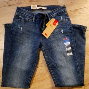 Levi's Skinny Jeans NWT Sz 26 Short